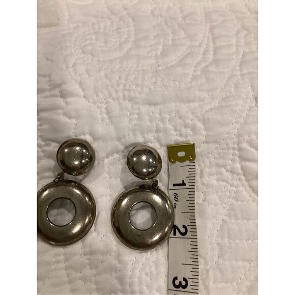 Vintage Silver Tone Circle Dangle Clip On Earrings - Picture 3 of 6